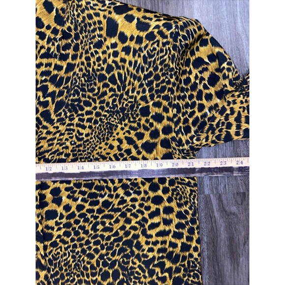 VTG Womens Animal Print Button Up Shirt M Tan Black Retro 90s Cheetah Mob Wife - Picture 9 of 13